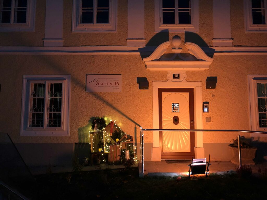 Orange leuchtet seit dem gestrigen „Internationalen Tag gegen Gewalt an Frauen“ bis zum „Internationalen Menschenrechtstag“ am 10. Dezember nicht nur das Mutterhaus in der Salzburger Straße 18, sondern auch das neu eröffnete Quartier 16.