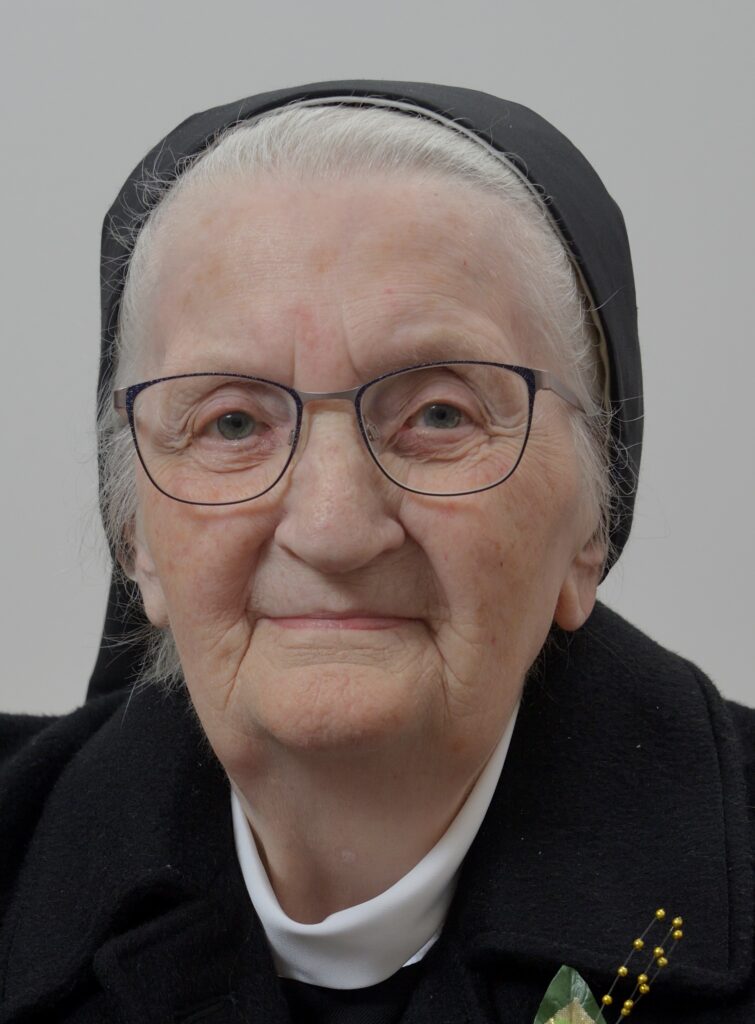 Sr. Judith wurde am 23. Dezember 1934 in Atzbach geboren und am 15. Mai 2023 um 08.05 Uhr in Vöcklabruck/St. Klara im 66. Professjahr vom Herrn heimgeholt.