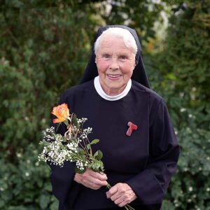 sr-rosemarie-falkner@Naghshi (752)web sr-rosemarie-falkner@Naghshi (752)web